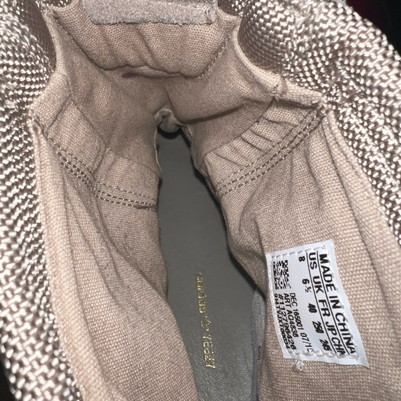 Yeezy 960 boots - Picture 2 of 3